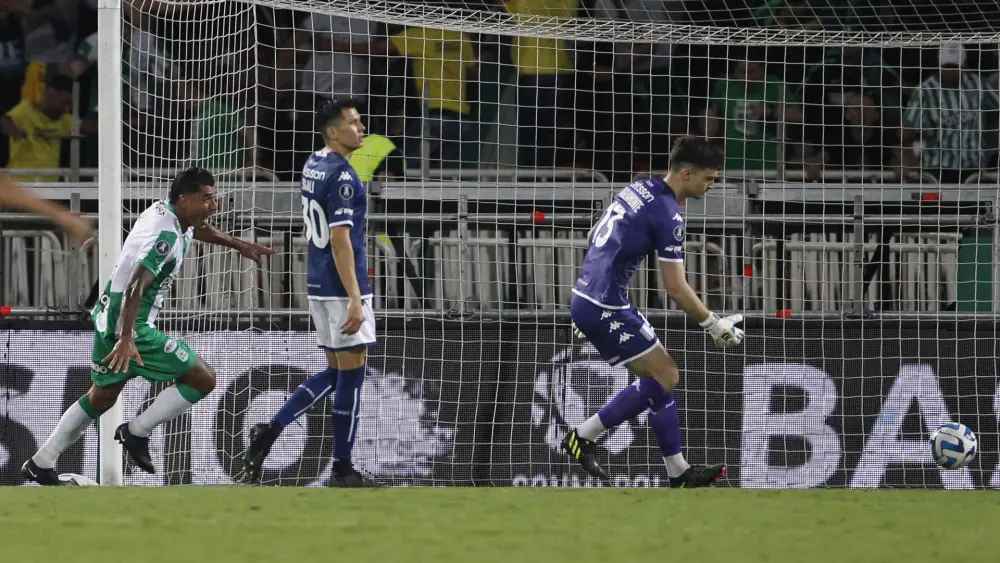 Atlético Nacional doblega a Racing