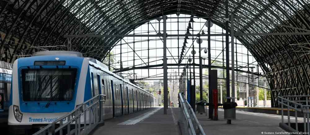 Gobierno de Javier Milei enfrenta paro de sector ferroviario