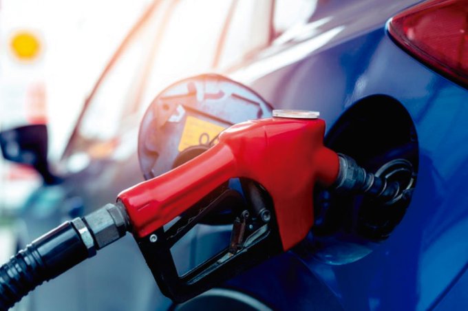 Analista sostiene que Paraguay carece de supervisión para fijar precios del combustible
