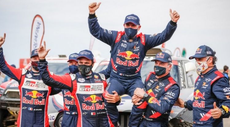Peterhansel gana su 14 Dakar