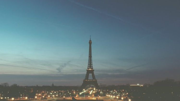 Diputados franceses reciben amenazas de muerte por defender el pasaporte de la vacuna