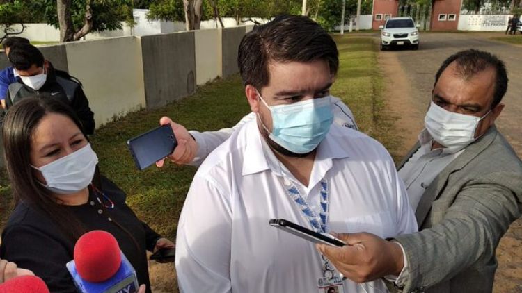 En Central unas 100 personas esperan por una cama de UTI, afirma Roque Silva