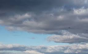 Martes cálido, nublado, con vientos del sur y lluvias dispersas