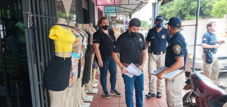 Allanan local comercial e incautan productos presumiblemente falsificados en Fernando de la Mora