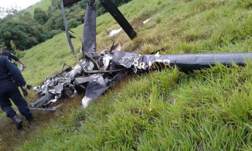 Hallan helicóptero destrozado en Itakyry