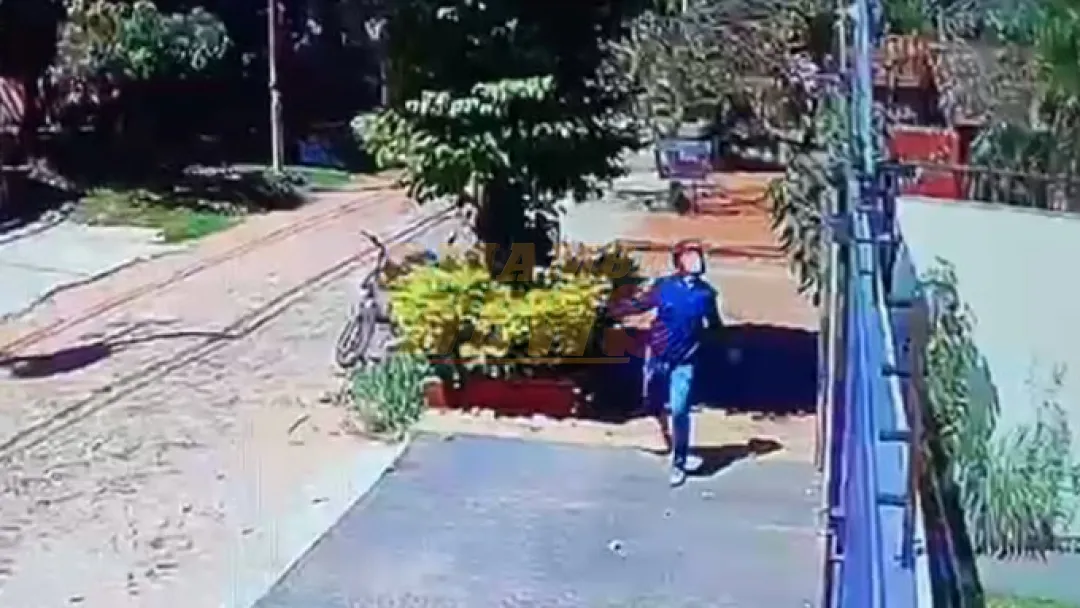 Video: Lanzan bomba molotov contra la casa de un periodista y dejan un proyectil con un mensaje