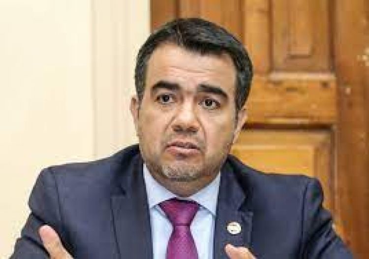 Ministro de Hacienda afirma que en abril presentarán reforma del servicio civil