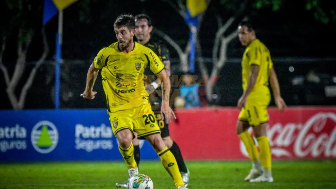Por ahora continúa Ale Silva