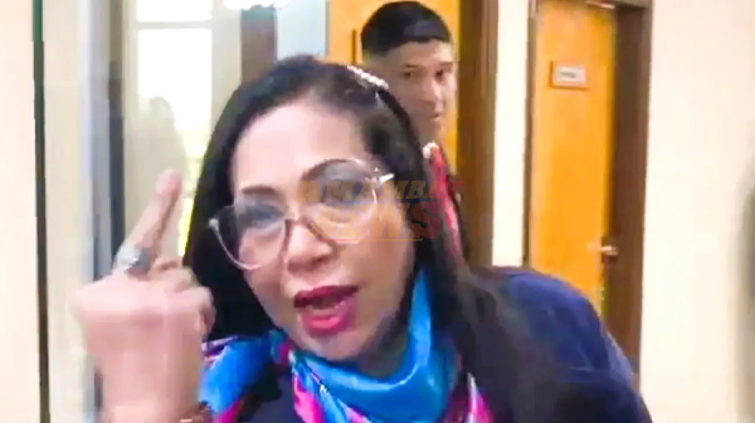 Yamy Nal va a la Corte y pide volver al Senado