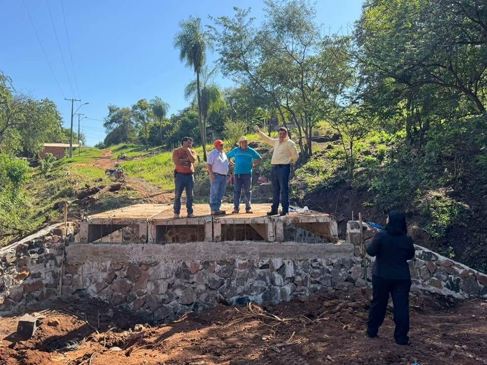 Gobernador verificó pequeña obra del gobierno de Santi Peña en Pedro Juan