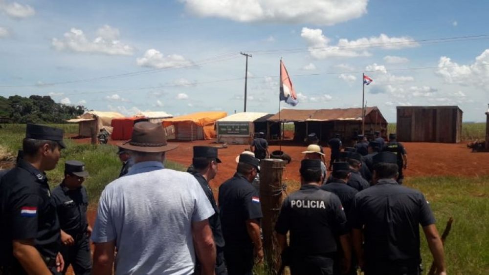 Destruyen campamento de sintierras en Ybyrarobaná