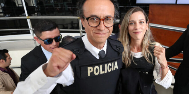 Ex candidato que reemplazó al asesinado Fernando Villavicencio, anunció que dejará Ecuador