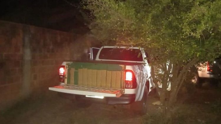 Senad allana vivienda y detecta camionetas y cargas de marihuana en Zanja Pytá