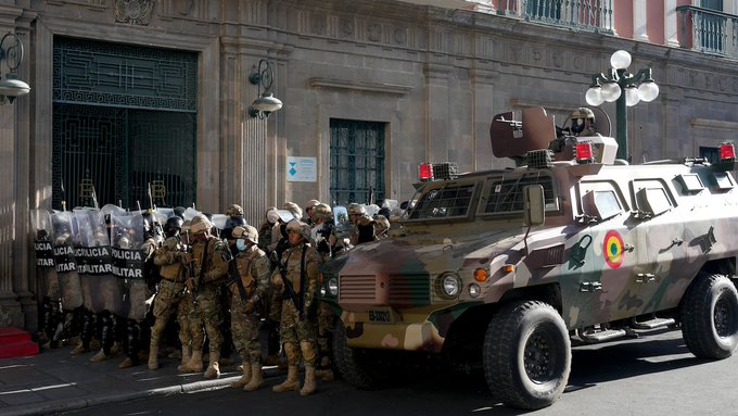 En cárcel de máxima seguridad fueron recluidos los militares que guiaron fallido golpe en Bolivia