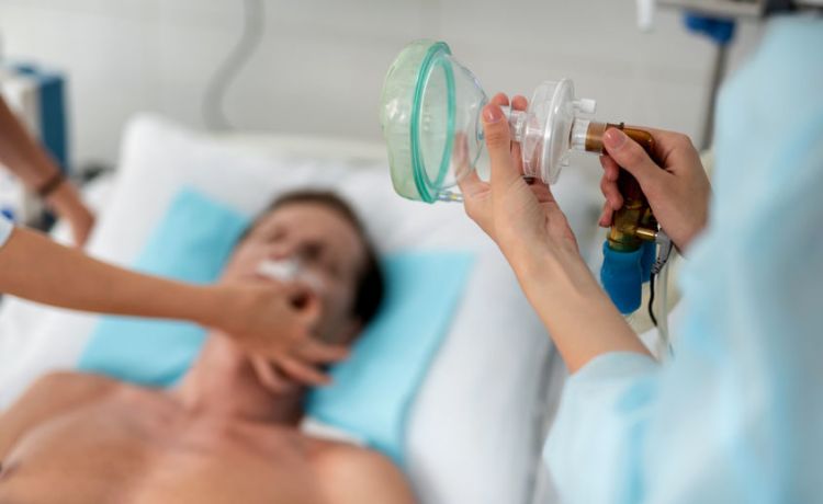Covid-19: Diseñan dispositivo respiratorio para tratar fuera de terapia intensiva