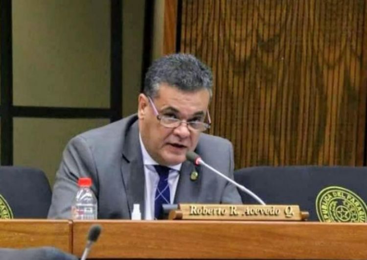 Diputado afirmó que existen muchas trabas para tener una ley que autorice a derribar aviones