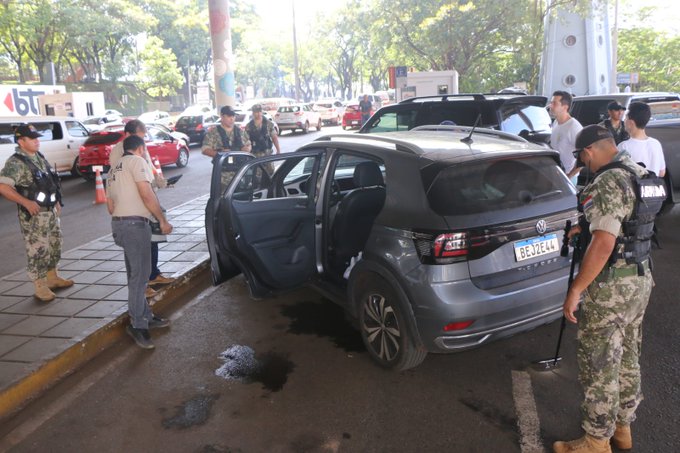 Controles en la frontera: verifican vehículos en busca de armas y drogas