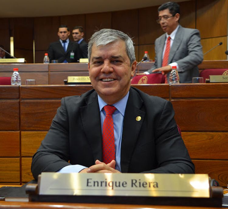 Riera baraja la posibilidad de integrar filas de Añetete