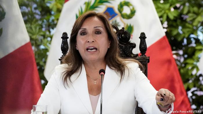 Boluarte continúa ronda de diálogo con líderes políticos sobre crisis peruana
