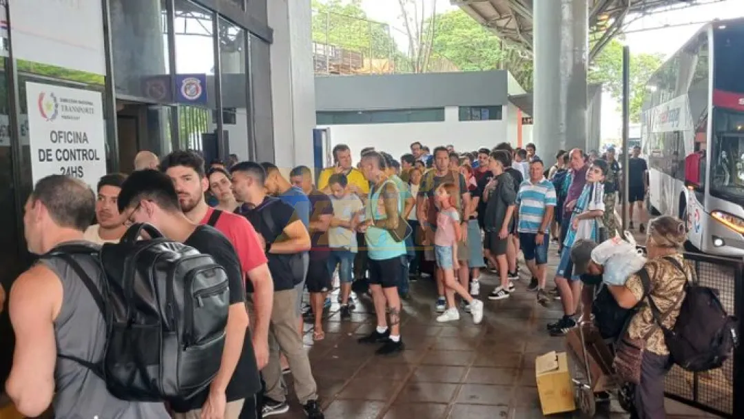 Fiesta Sudamericana: Aficionados de Cruzeiro copan Puente de la Amistad