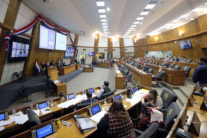 Diputados rechazaron propuesta de aumentar impuesto al tabaco