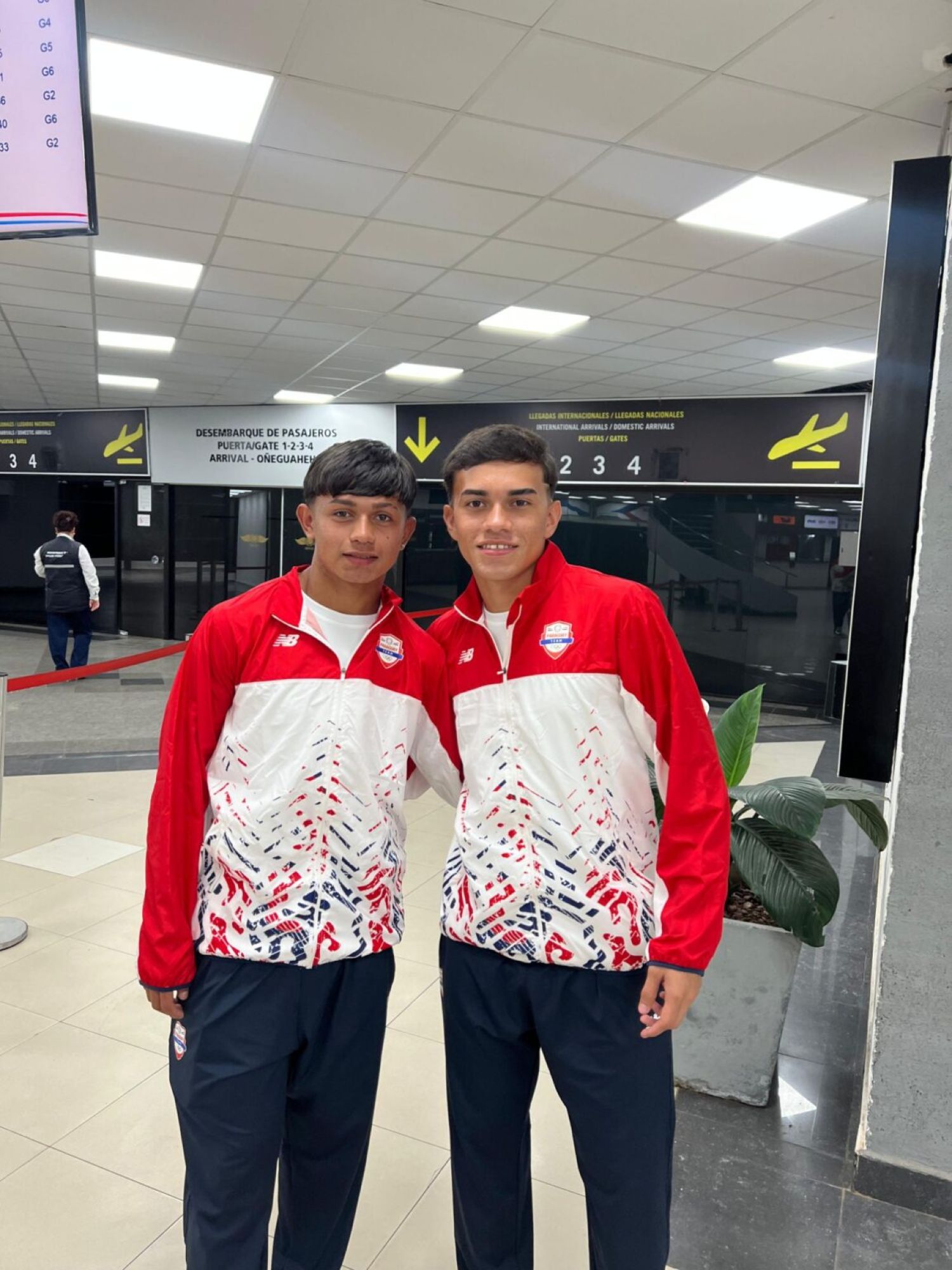 Jóvenes promesas paraguayas parten a Panamá para los Juegos Sudamericanos de la Juventud