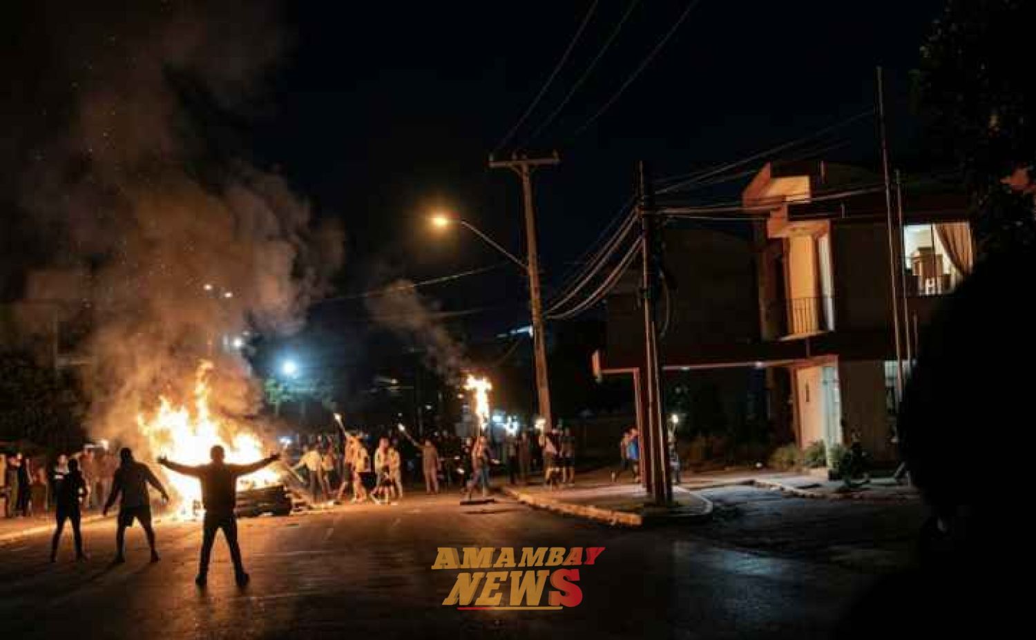 Tensión en Cuba: manifestantes queman sede del Partido Comunista y reportan disparos
