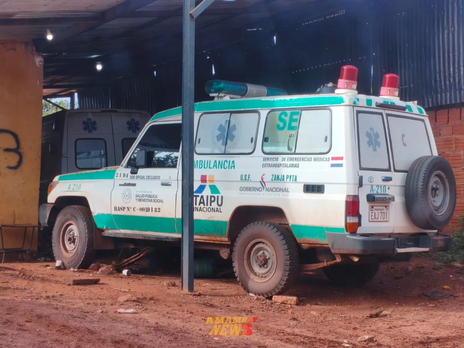 Ambulancias de la XIII Región Sanitaria están abandonadas en taller mecánico de Ponta Porã - Brasil