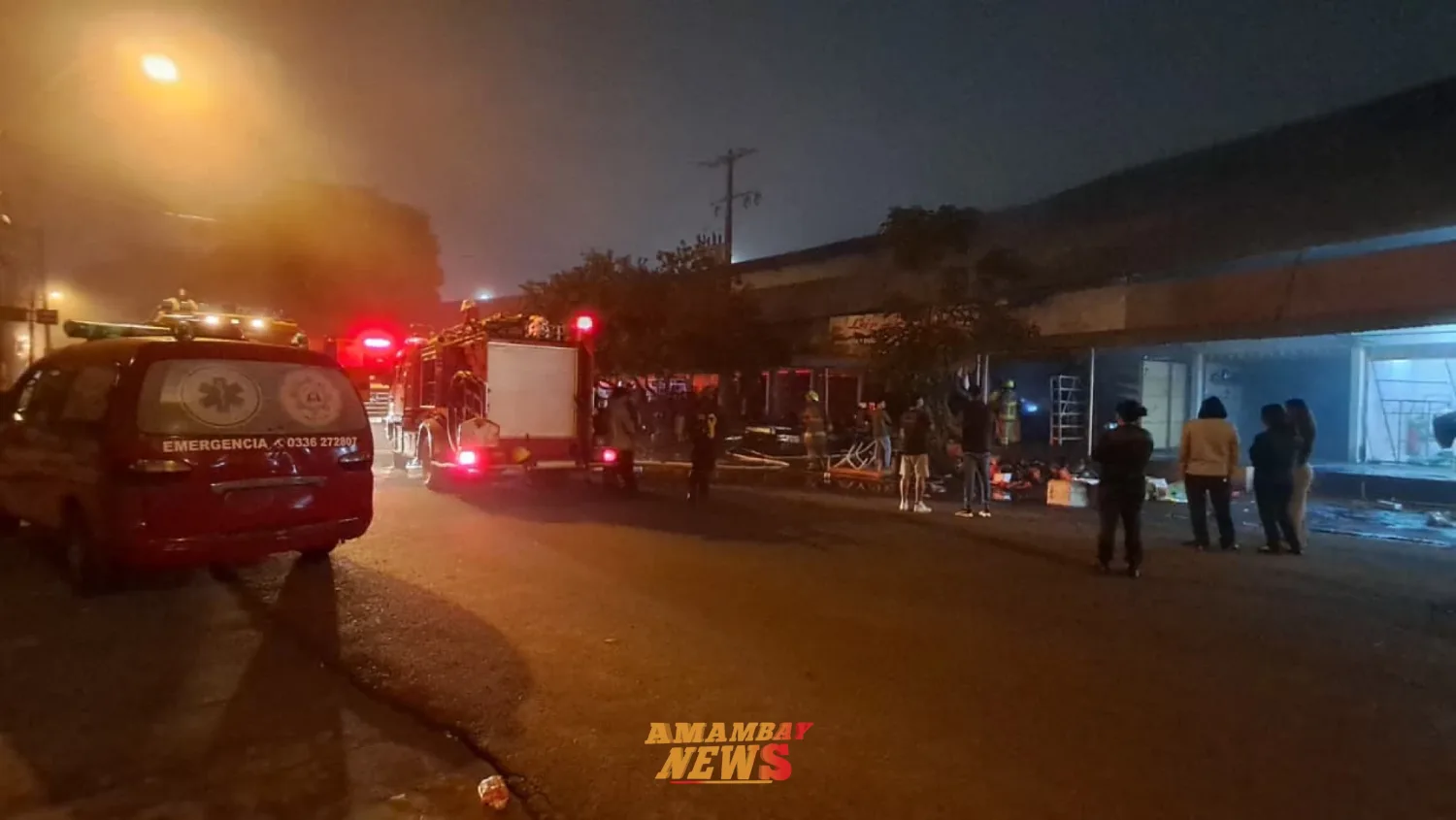 Fuego se propaga entre pequeños comercios en Pedro Juan Caballero