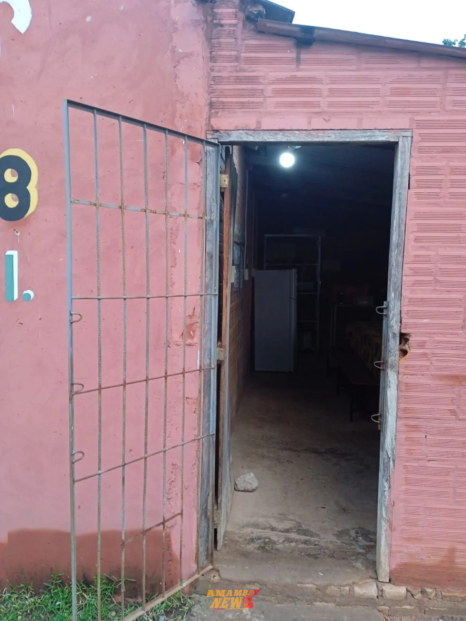 Roban electrodomésticos y utensilios de escuela rural en Belén