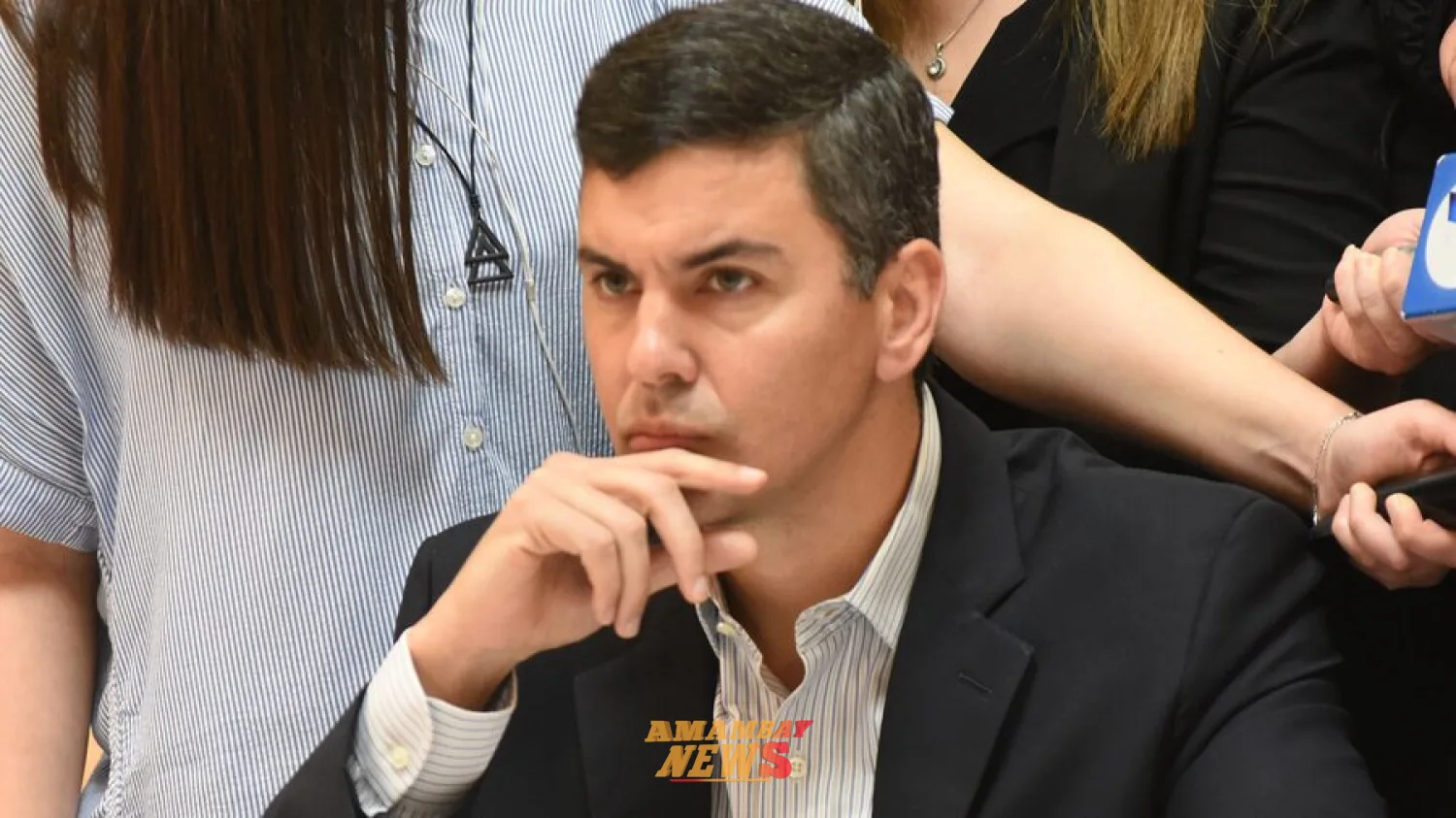 Santi pide a su Gabinete apretar el acelerador y habla de reajuste tributario en la próxima década