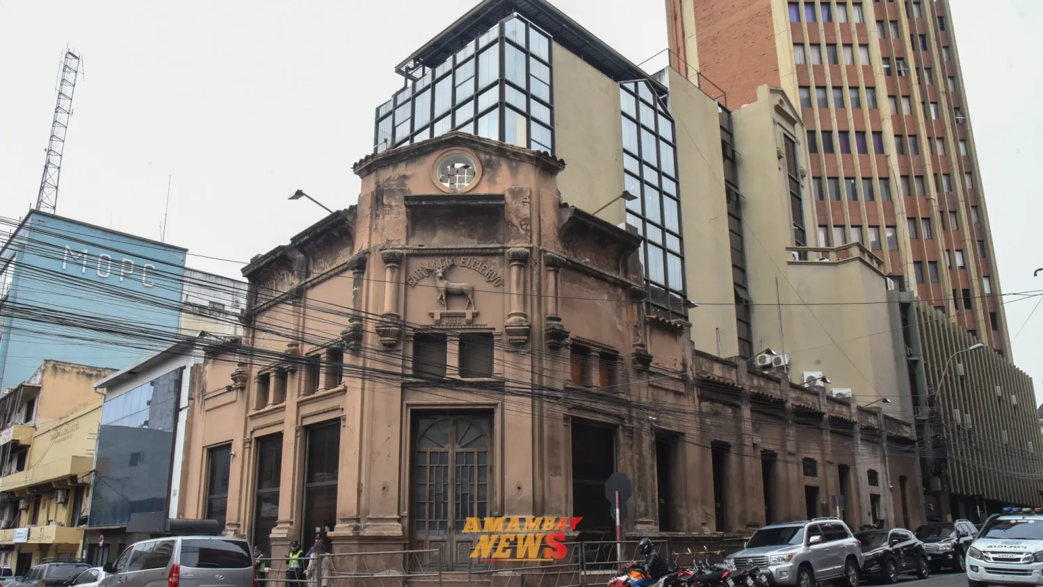 En el JEM también hay un festín de salarios para los privilegiados