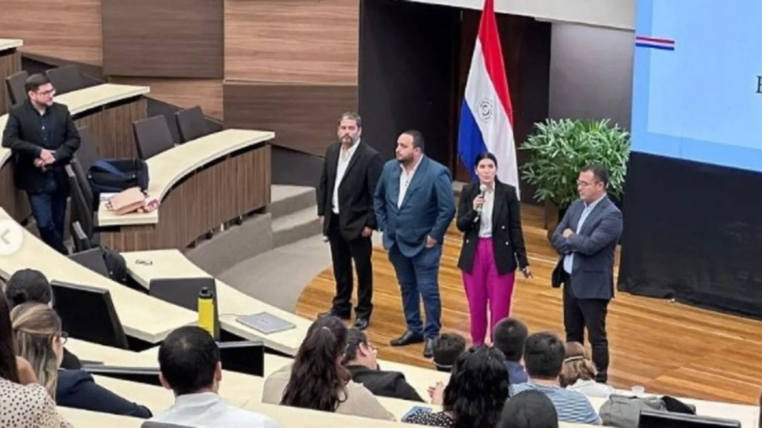 Mitic no aclara nexo con operador de comunicación del Gobierno