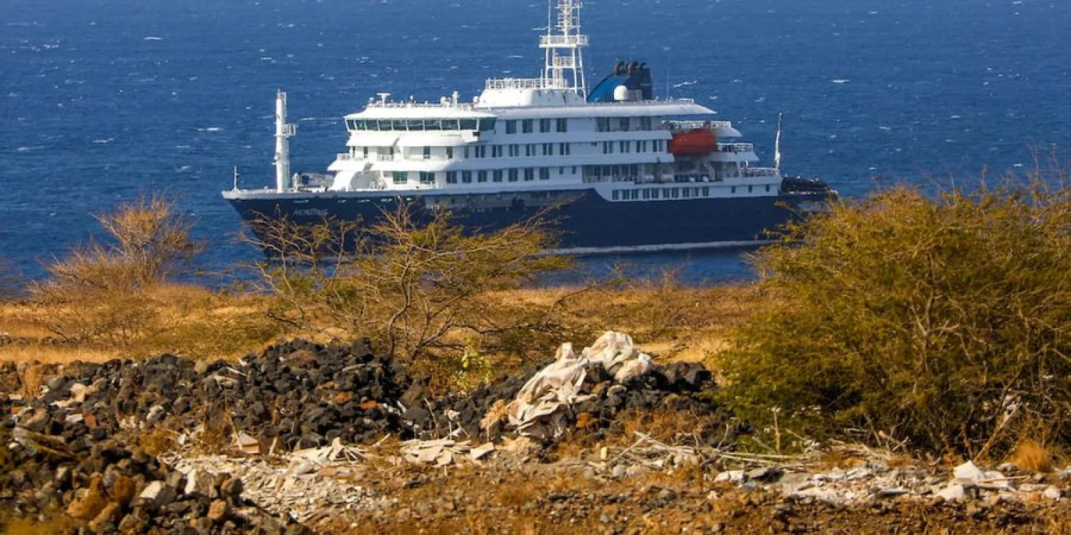 Crucero con brote de hantavirus llega a Islas Canarias este domingo
