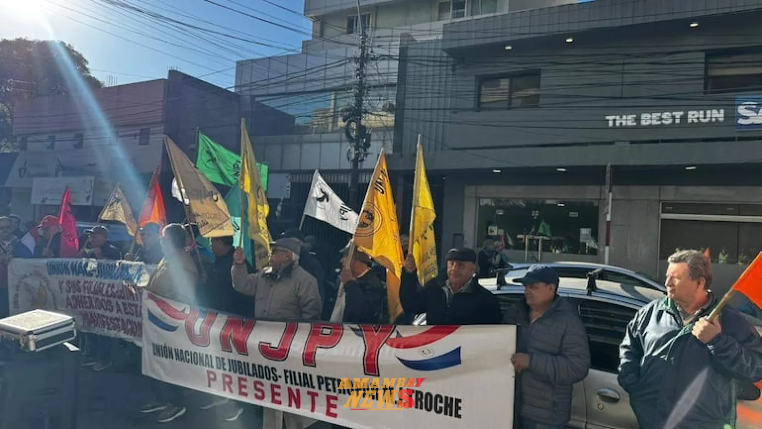 Jubilados se movilizan para exigir cambio total en el Consejo del IPS