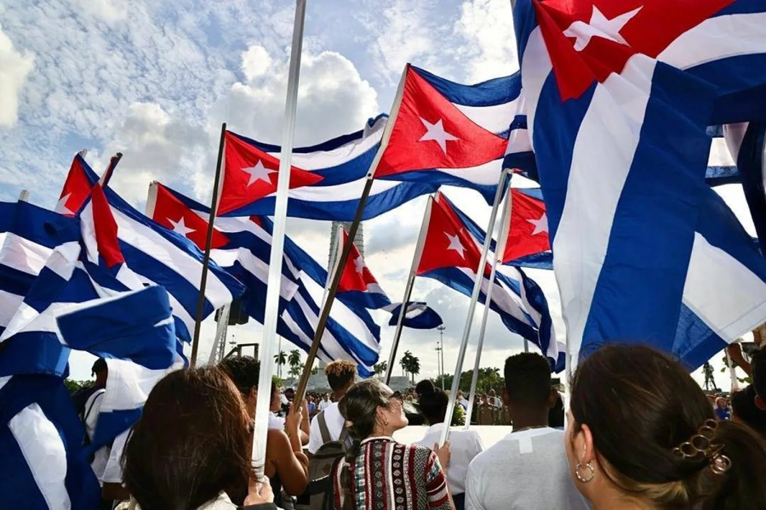 Cuba reivindica su derecho a la defensa propia y advierte de un "baño de sangre" en caso de invasión