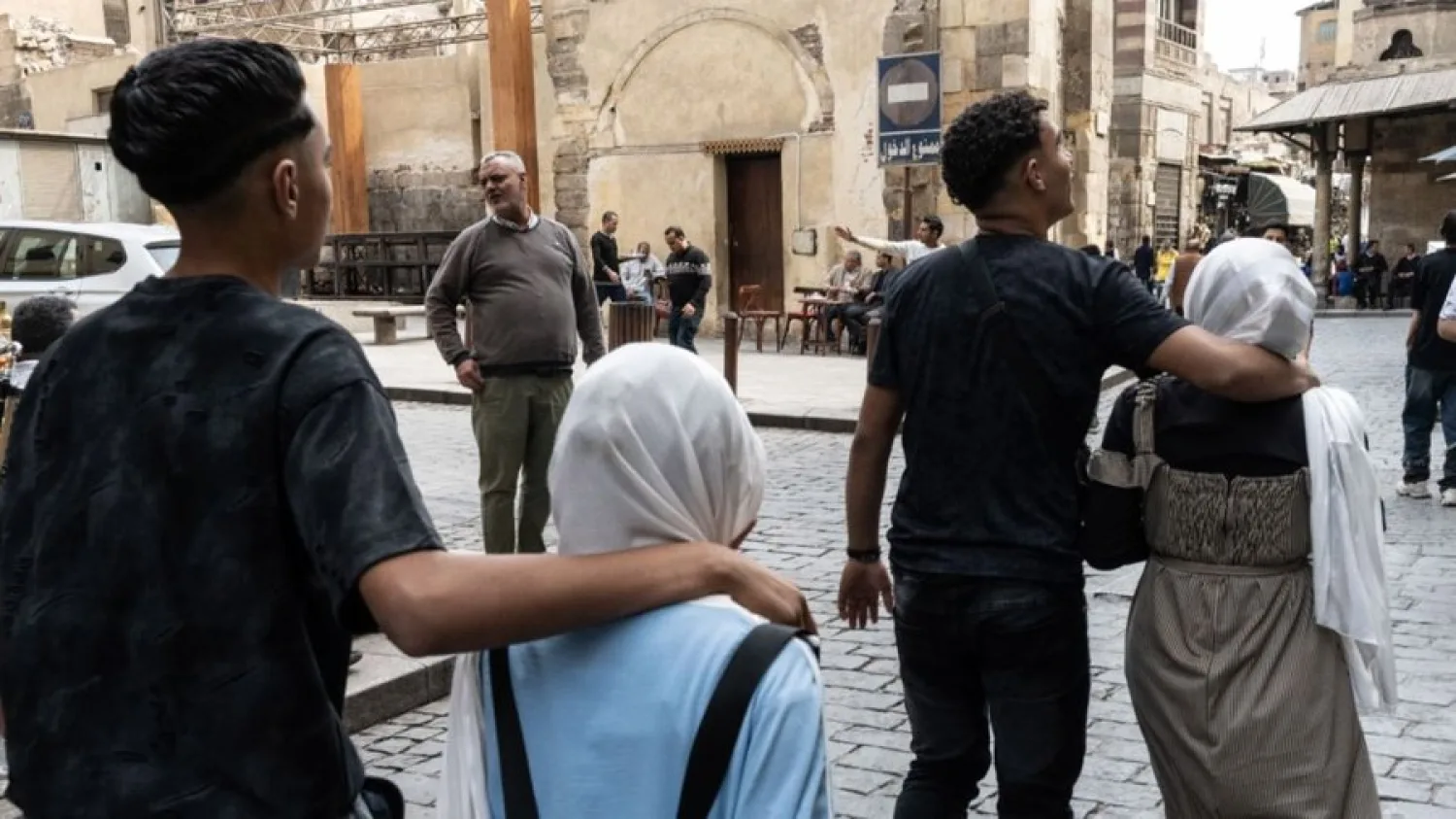 Sujeto dispara contra personas en estación de autobuses al sur de El Cairo; hay ocho muertos y cinco heridos