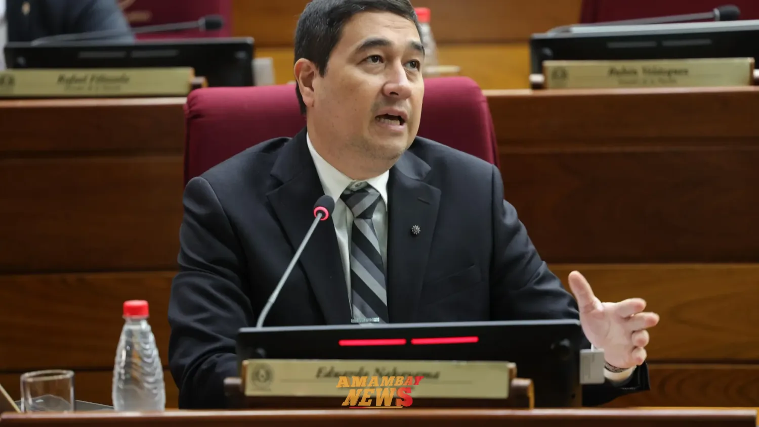 Senador Nakayama pide investigar títulos de funcionarios del Senado ante sospechas de falsificación