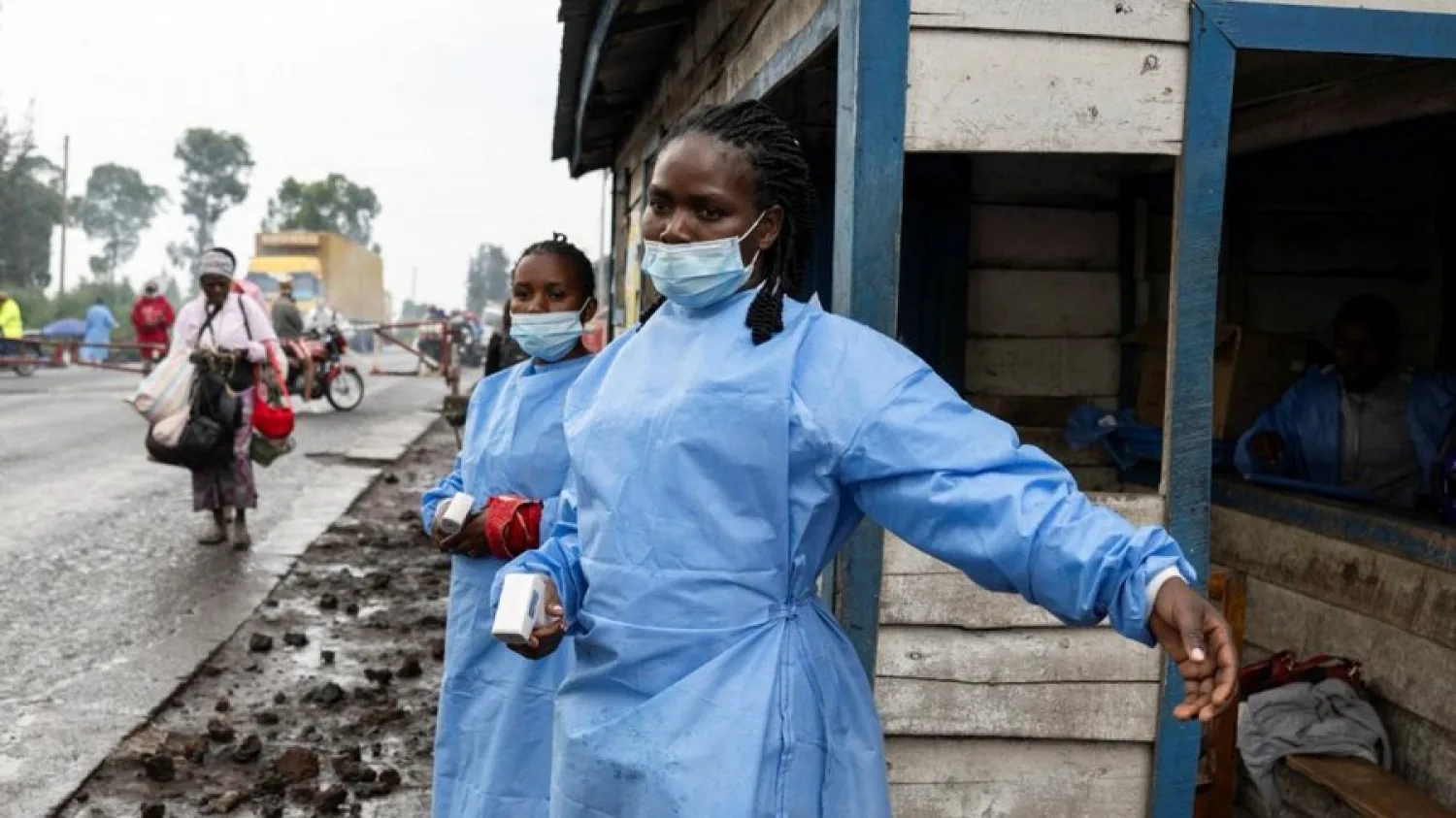 Brote de ébola: Uganda suspende transporte aéreo y terrestre con el Congo para prevenir contagios
