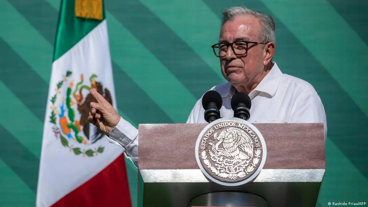 México cita a gobernador acusado de narcotráfico por EE.UU.