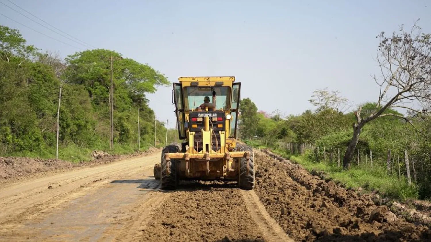 MOPC proyecta mejora de 123 km de caminos y 8 puentes en siete departamentos