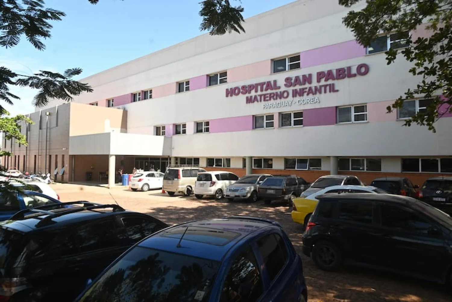 Presunta negligencia en el Hospital San Pablo: bebé está grave en terapia intensiva