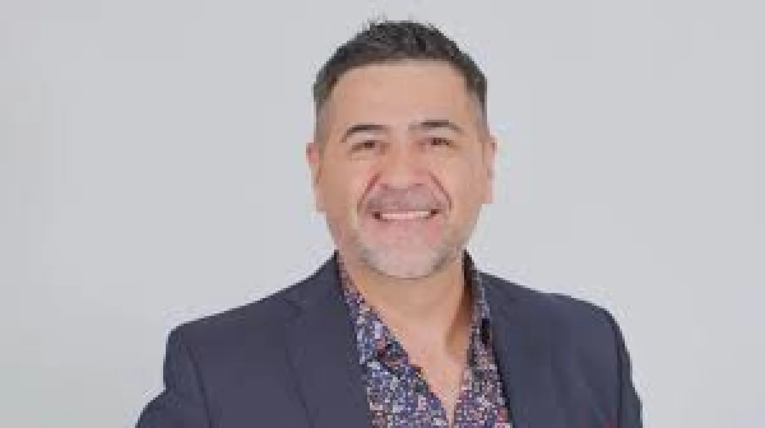 Tras 28 años, Roberto Pérez dejó el SNT: “Gracias Canal 9 de mi vida”