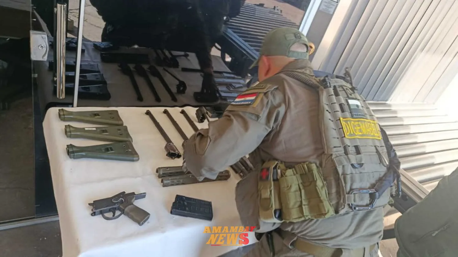 Incautan piezas de armas de guerra ocultas en encomienda en el Aeropuerto Silvio Pettirossi