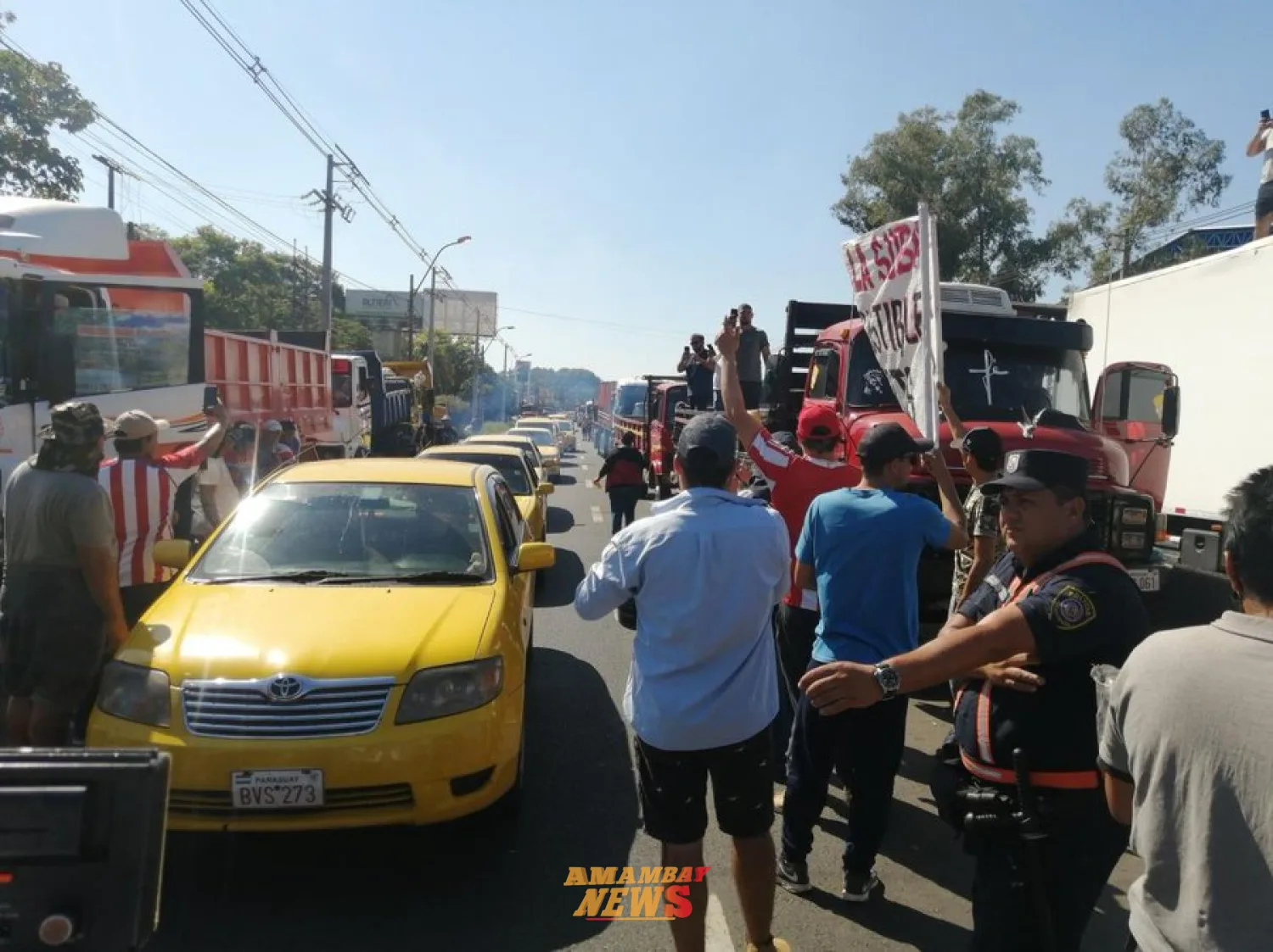Cierran ruta hacia la frontera con Brasil en protesta por presunto conflicto de tierras