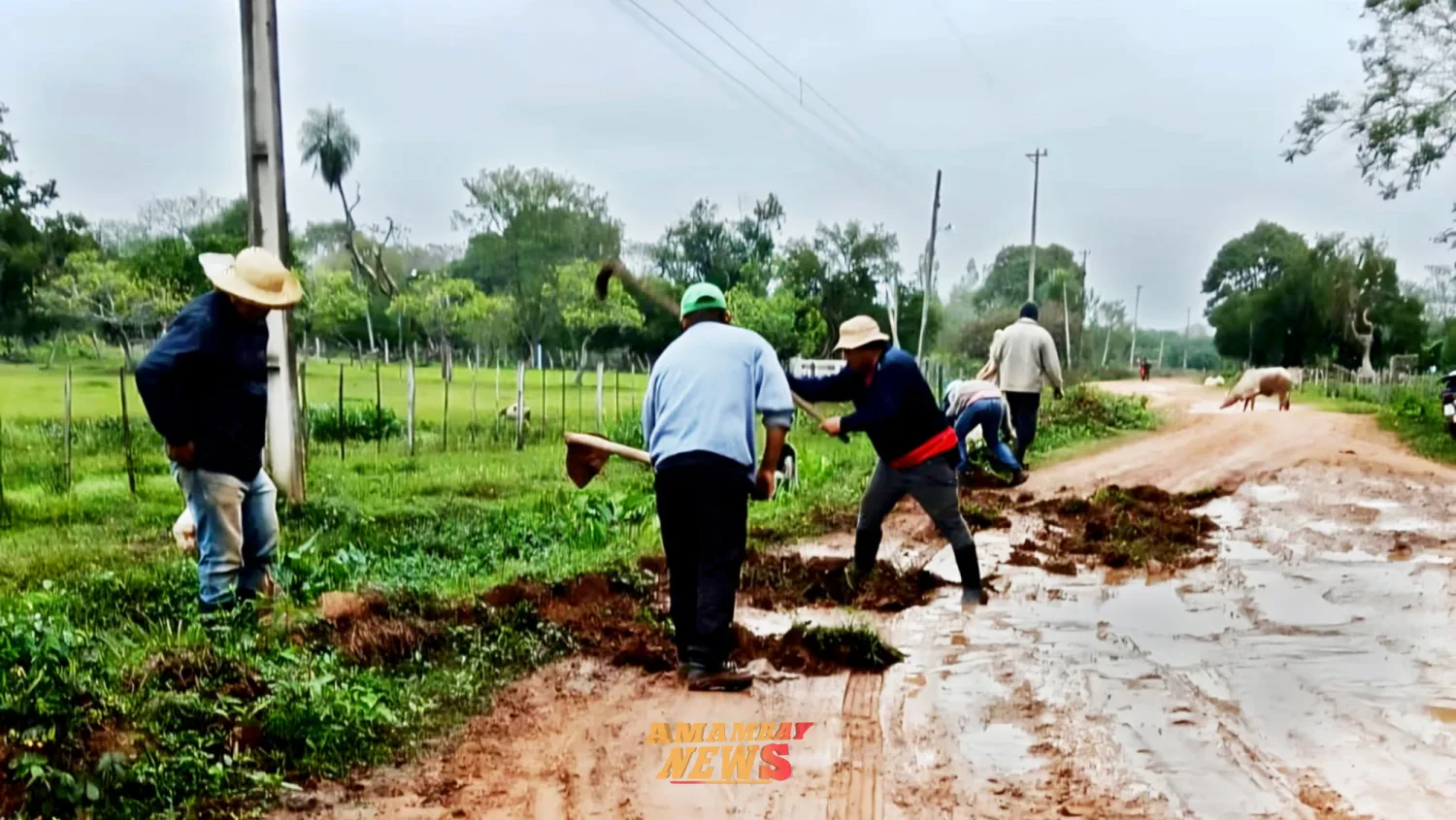 Horqueta: Vecinos reparan camino ante ausencia estatal