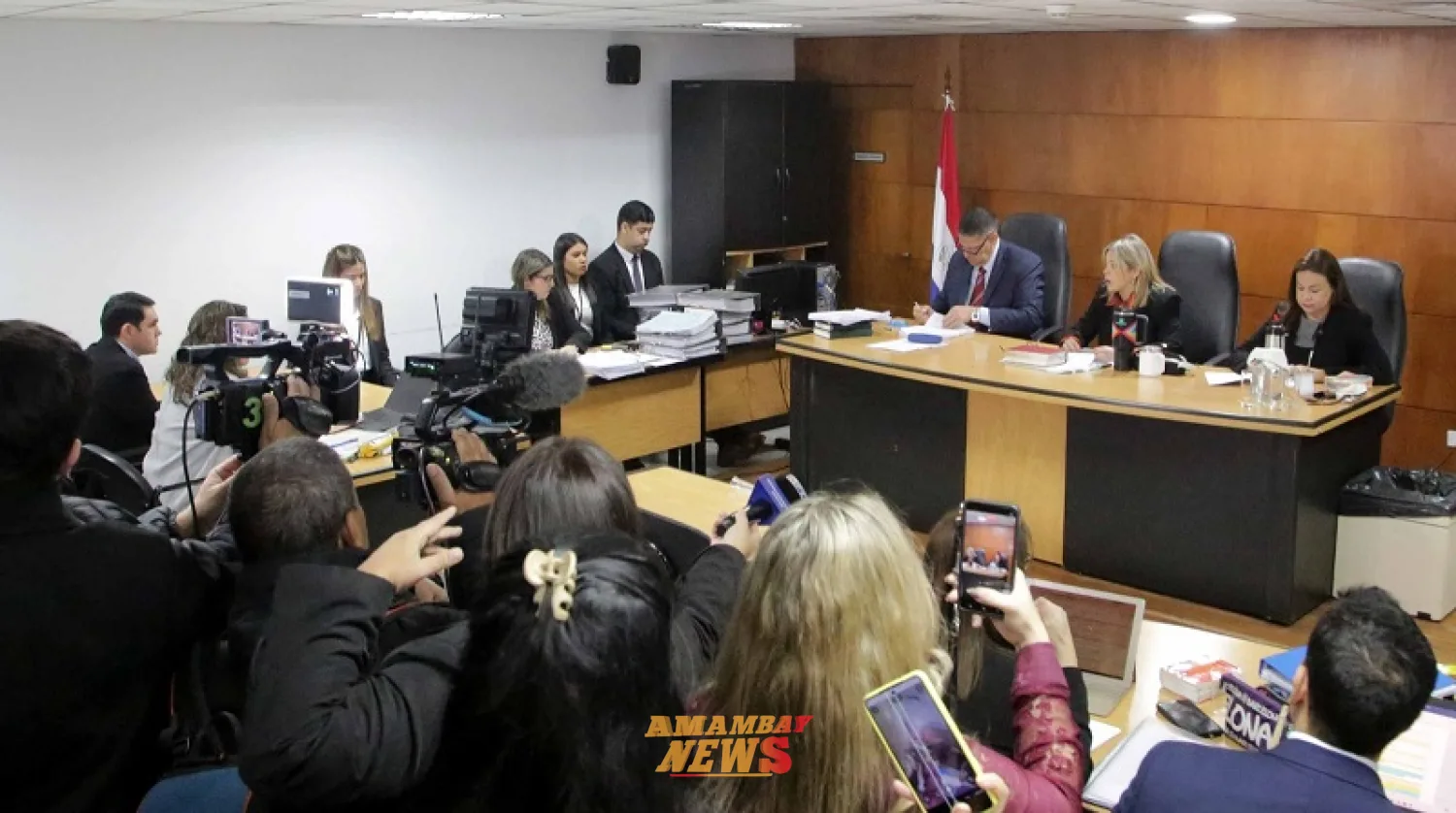 “Ni su foto vi”: exdecano dice que firmó el título de Hernán Rivas dentro de su vehículo