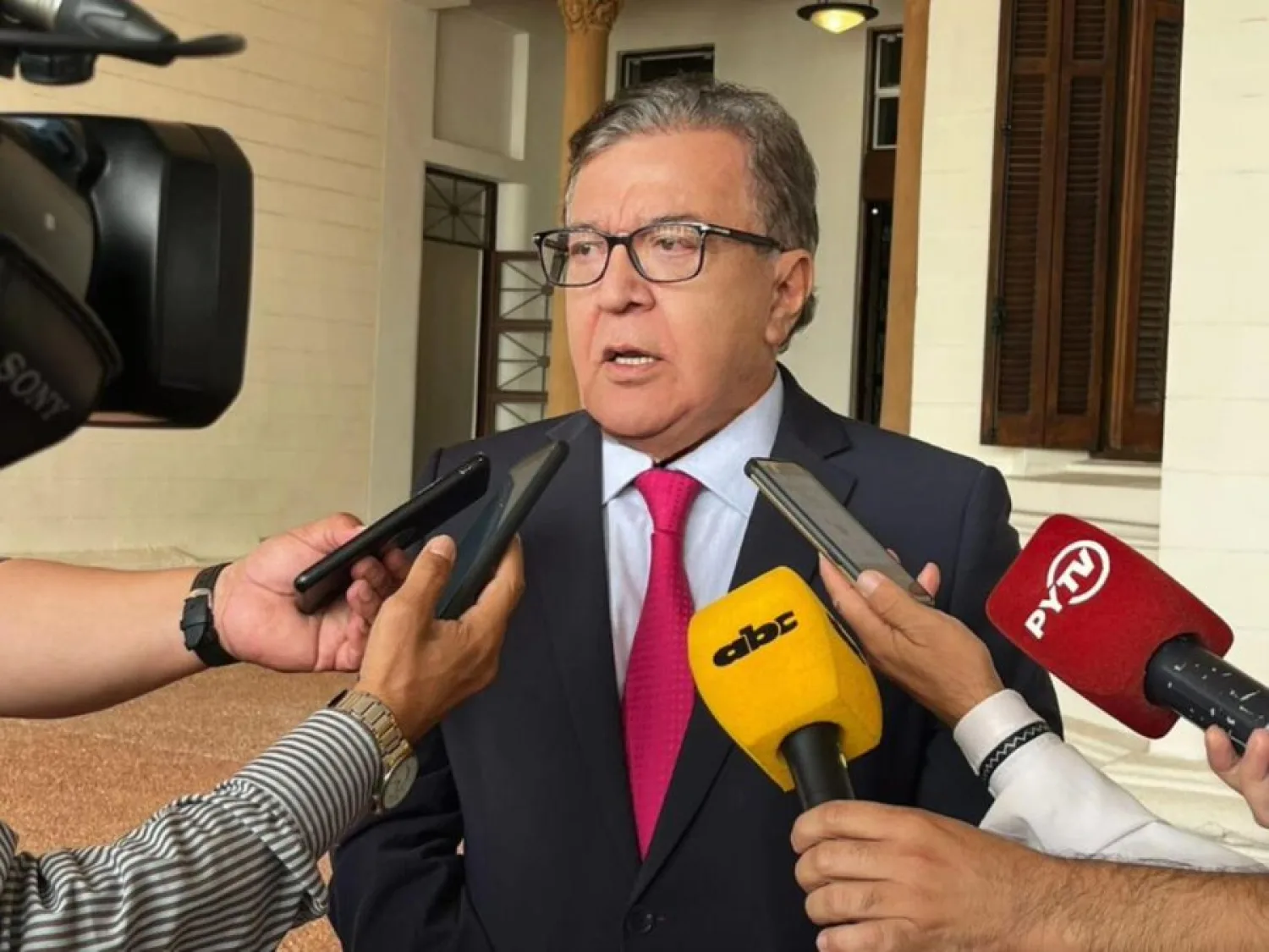 Nicanor y Kattya protagonizan tenso debate: "Si el coloradismo es tan malo, ganen las elecciones"
