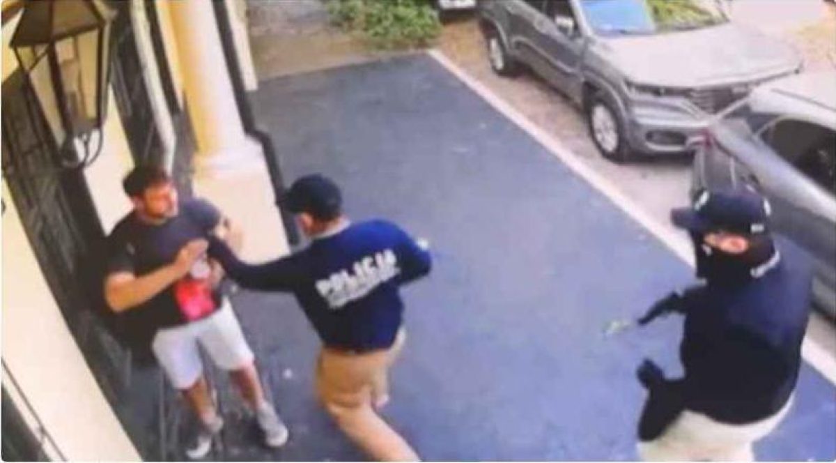 Falsos policías roban USD 15.000 a un joven al llegar a su casa