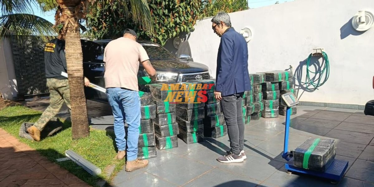 Conductor huyó a pie y dejó mil kilos de marihuana